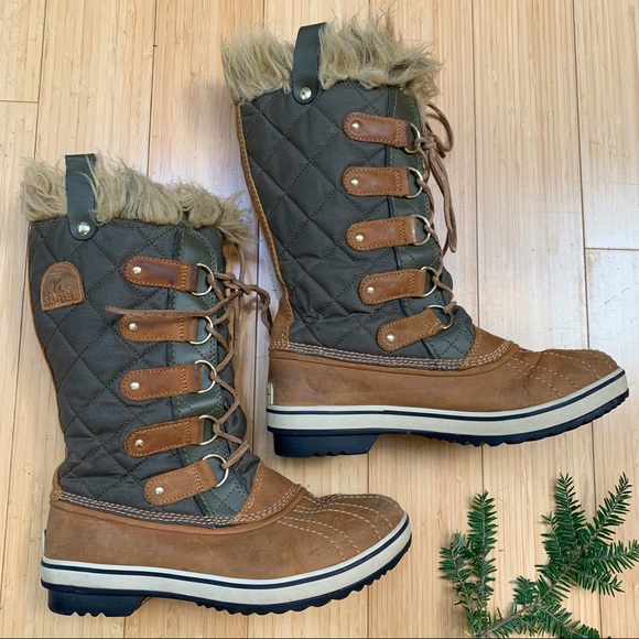 sorel tofino ii hiker green